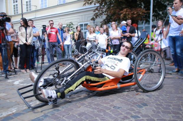 Іван Маслюк із ДЦП здійснив свою мрію, вирушивши байком до океану