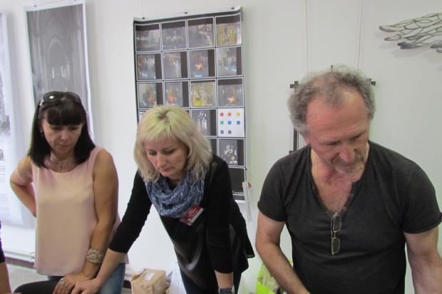 Володимир Шовкошитний сам продавав книги власного видавництва