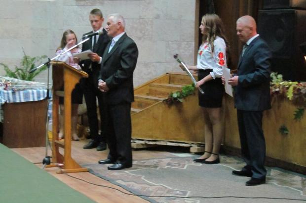 Вітали присутніх керівництво громади та директори шкіл | Фото: Олександра Сілецька