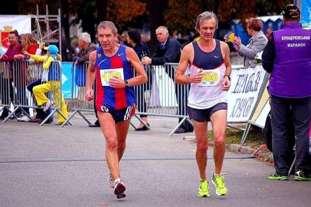 Тарас Ткачук (справа) фінішував 39-им із результатом 3 год. 26 хв. 22 сек | Фото: kurs.if.ua