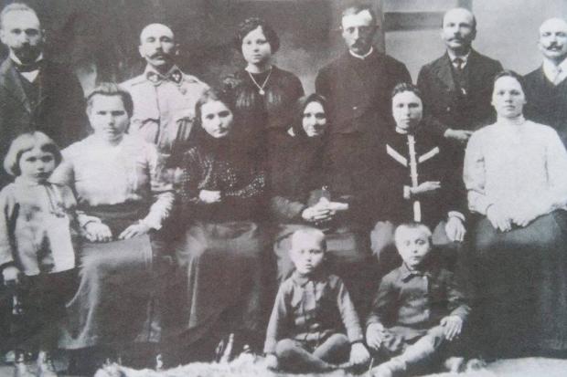 Наталія Табачук показала фото своєї родини 1914 року. | Фото: Наталія Табачук
