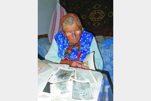 Волонтери мріють привезти сина до матері, або ж, якщо той загинув, довідатися, де його могила | Фото: wz.lviv.ua