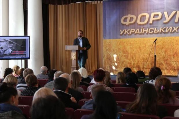 Дії проросійські налаштованих громадян в Донбасі й Криму та й весь путінський режим спираються на радянську ідентичність