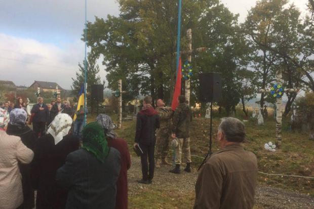 З нагоди пам&rsquo;ятної дати за участю представників влади відбулося урочисте покладання квітів до могил вояків українс