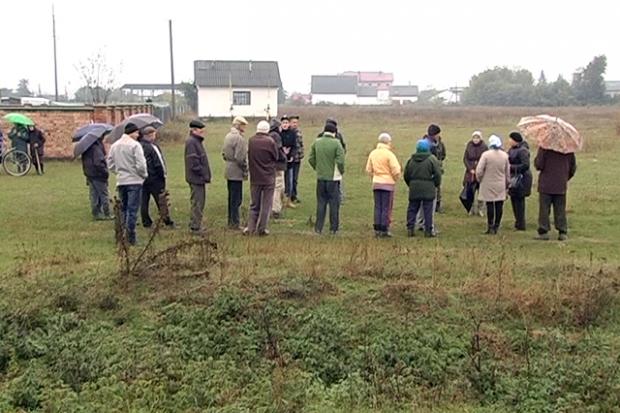 У Сопові люди проти, щоб землю, яка була пасовищем, віддавали учасникам АТО  | Фото: ntktv.ua