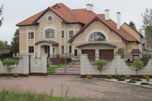 Бойову гранату на подвір'ї Петра Яцука виявив його молодший син. Тільки випадково не трапилося трагедії