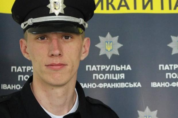 Прокуратура стверджує, що Дмитро Міхалець, демонструючи значну фізичну перевагу, спричинив потерпілому легкі тілесні ушк