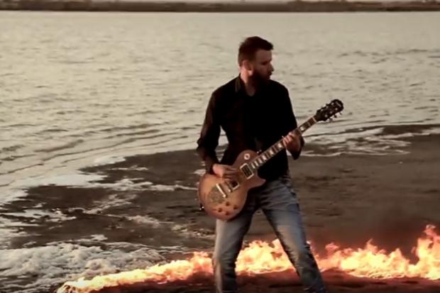 Кліп знімався на хвостосховищі у Калуші, безлюдна атмосфера якого надихнула музикантів | Фото: скріншот з відео