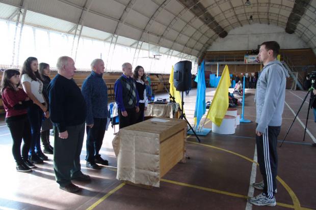 Переможці турніру нагороджені грамотами управління освіти.
 | Фото: kalushosvita.if.ua