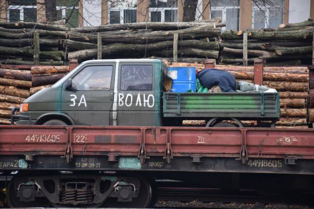 Війна і заробіток. Таку картину нині можна було спостерігати на залізниці в Івано-Франківську
