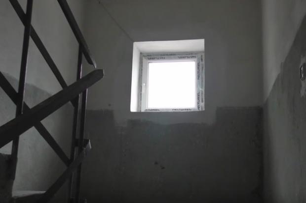 ЖЕО не може взяти будинок на баланс, бо його &hellip; просто не існує, адже забудівники реєстрували право власності на к