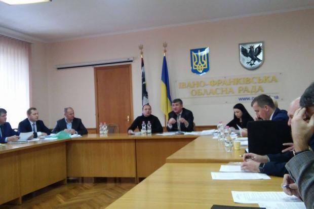 Для виплати зарплат прикарпатським бюджетникам у грудні не вистачає 77 млн
