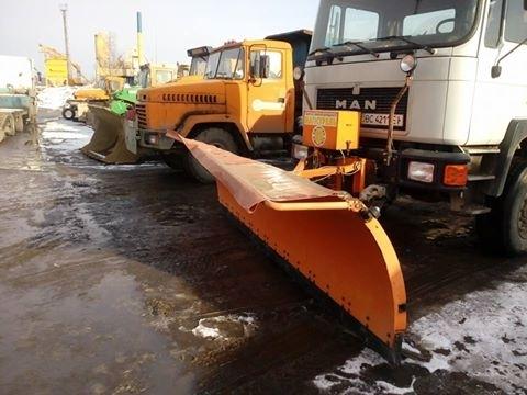 Через ожеледь на Прикарпатті обмежено рух фур
