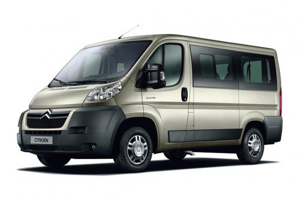 Ілюстрація. Патрульні відправили мікроавтобус водія-порушника на арештмайданчик