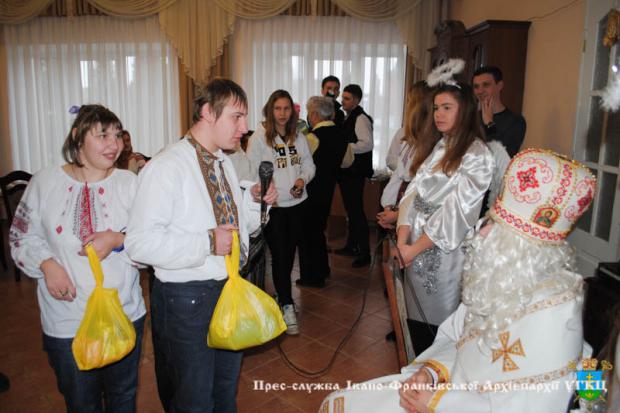 Цікавинкою свята Миколая у "Карітасі" був кулінарний майстер-клас з виготовлення різдвяних пряників