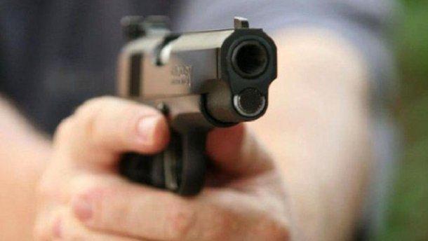 В Івано-Франківську перехожі затримали жінку, яка відкрила хаотичний вогонь довкола себе 