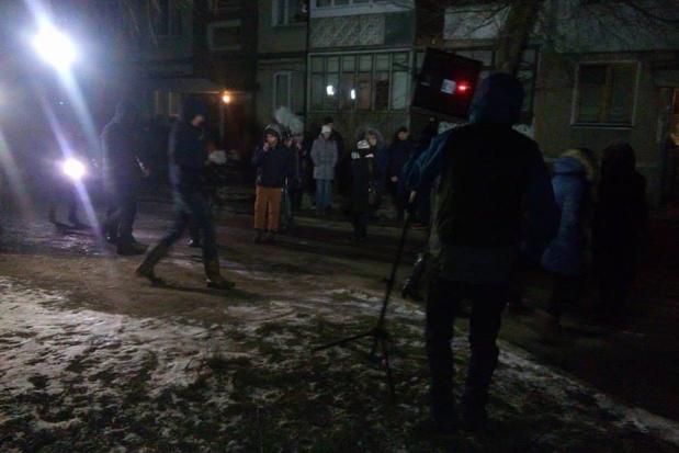 Кілька хвилин тому команда СТБ з екстрасенсами була на вулиці Рубчака у Калуші | Фото: Тетяна Кіндюх