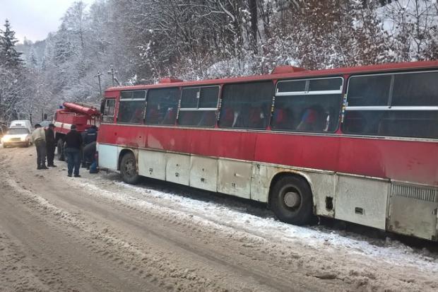 Ілюстрація. Негода вносить корективи у рух транспорту