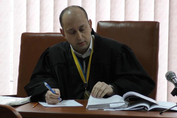 У Калуському суді допитують потерпілих, які сподіваються повернути свої гроші