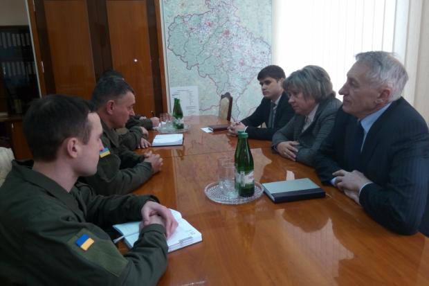 Військові готові допомогти з охороною правопорядку. але потрібне місце дислокації