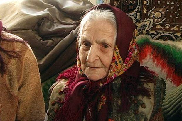 Довгожителька у 100 років сама зустрічала гостей