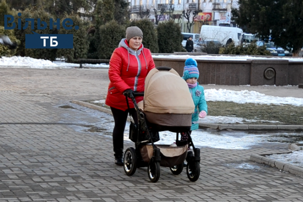 Наразі батькам, які не мають з ким залишити своїх дітей, радять віддати своїх чад до одного із двох садків, де виховний 