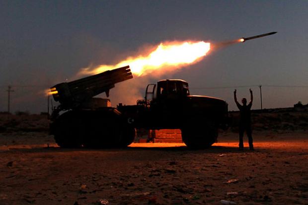 Жителі Донецька зафіксували масований обстріл бойовиками Авдіївки з "Градів" | Фото: 5.ua