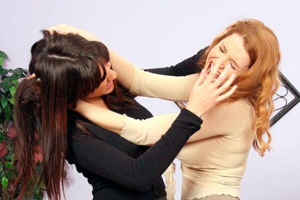 Ілюстрація. Бійка між дівчатами завела обох до суду