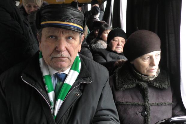 Працівники комісії свої підрахунки ретельно записували.