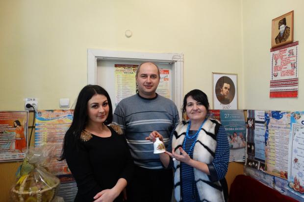 Такі дзвоники з логотипом "Театральної весни" отримували учасники фестивалю