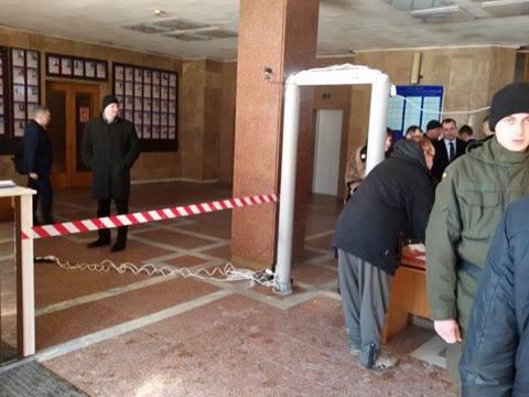 В Івано-Франківську готуються зустріти президента, в ОДА посилені заходи безпеки | Фото: westnews.com.uа