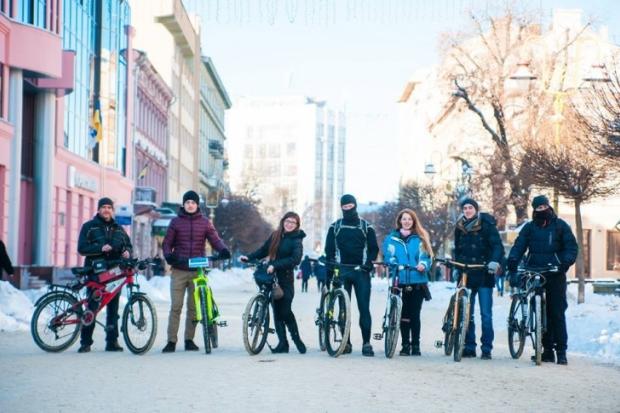 Франківці сьогодні підтримали зимову акцію "Велосипедом на роботу" | Фото: kurs.if.uа