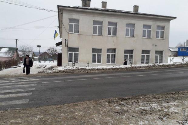 Почали будувати в 1992 -му, потім зупинили, продовжили у 2011-му, зараз будівництво знову стоїть. | Фото: report.if.uа