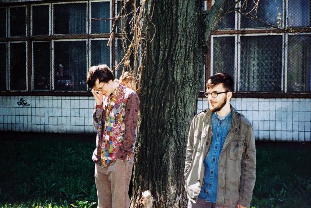 Жанр пісні, за їхніми словами, навіяний нео-психоделією і пост-панком