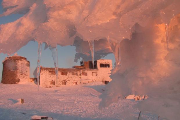 Дивовижне поєднання природних явищ утворює неймовірну картину | Фото: Vasyl  Fitsak