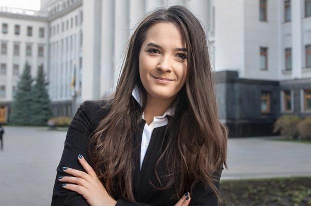 "Навіть такій прогресивній спільноті як ФБ важко сприйняти розумних, молодих та красивих жінок", &mdash; проко