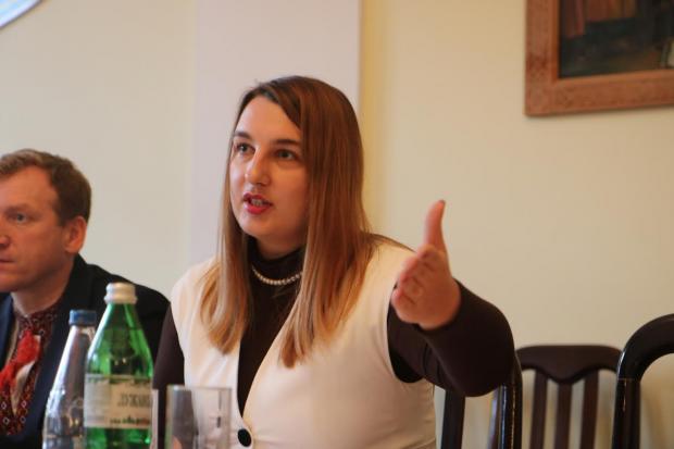 Ольга Галабала запропонувала прийняти спільно для обласної, районної і сільських рад програму захисту річок у Верховинсь