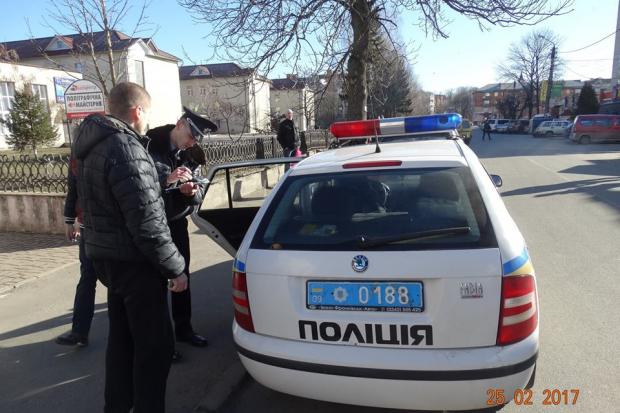 Було перевірено ринки Калуша щодо порушення правил паркування та торгівлю з рук | Фото: Інспекція з благоустрою м. Калуш