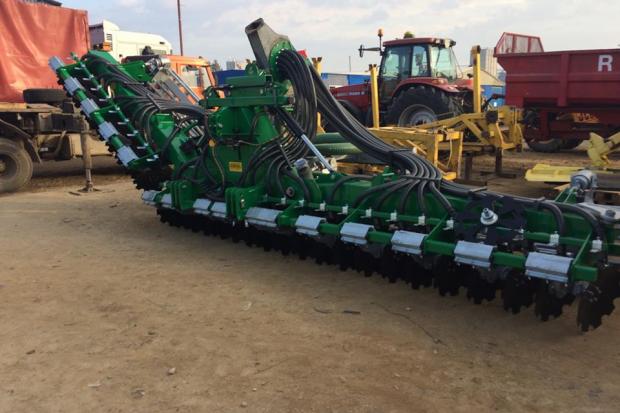 Компанія "Даноша" отримала нове обладнання для розвезення органічного добрива | Фото: прес-служба "Даноші