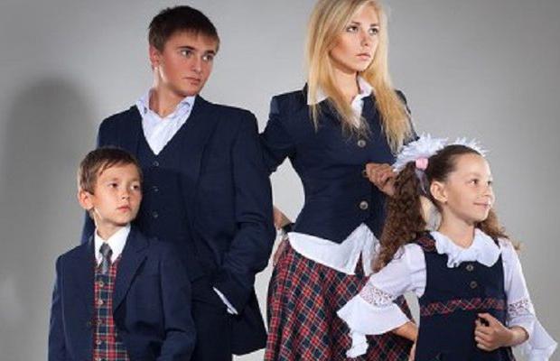 Яку форму носити і чи носити взагалі &mdash; Міносвіти пропонує вирішувати школам 