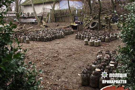 Наразі правоохоронці встановлюють місце перебування зловмисника