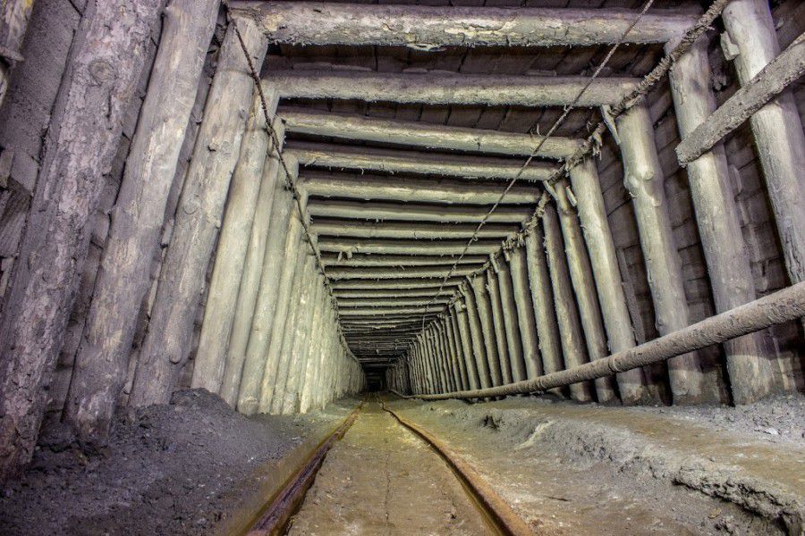 Раніше у селах Кропивник, Голинь, Пійло і Сівка-Калуська працювали шахти калійних солей, на яких працювали близько тисяч