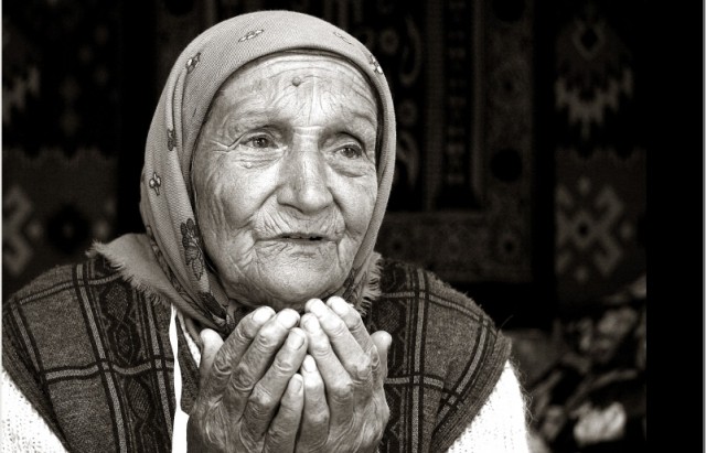 Ілюстрація. Якщо ви знаєте про одиноких немічних людей похилого віку &mdash; повідомте у терцентр