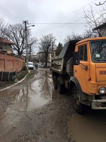 В Івано-Франківську розпочався капітальний ремонт дороги на вулиці Нова