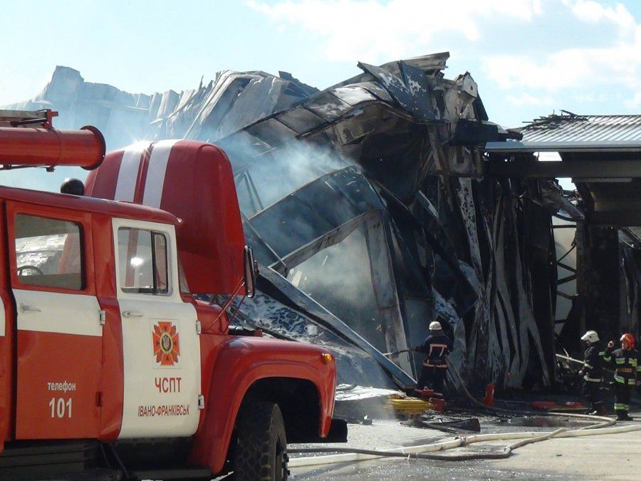 Пожежу, яка виникла у Калуші, було видно далеко за межами міста. Зокрема, дим був помітний навіть із віддаленого села За