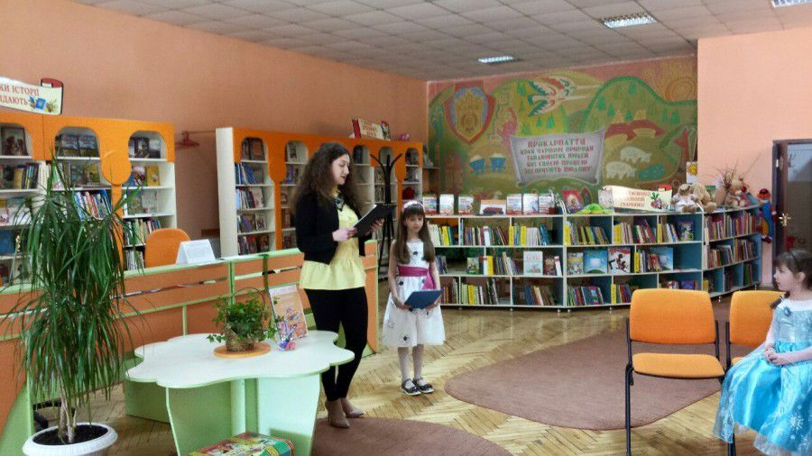 Найкращим подарунком "Казкового дефіле" стала книга