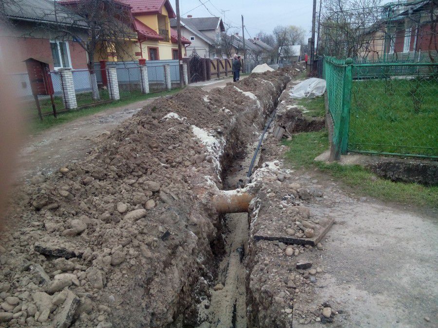 На вулиці Крип'якевича триває реконструкція водопроводу