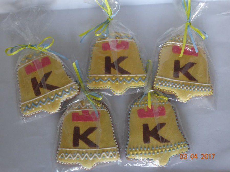 Смачні пряники у формі дзвіночка випекли у Калуші | Фото: Віктор Павлів