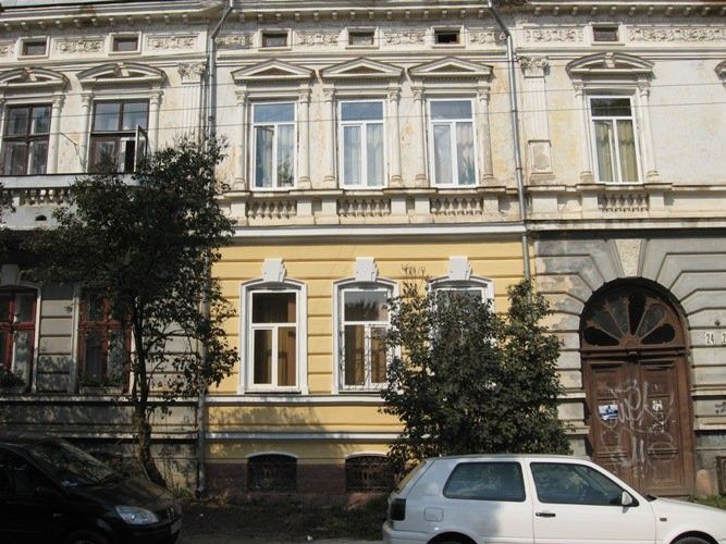 Міський голова Івано-Франківська дав доручення опрацювати питання відновлення фасадів та реставрації дверей у будівлях н