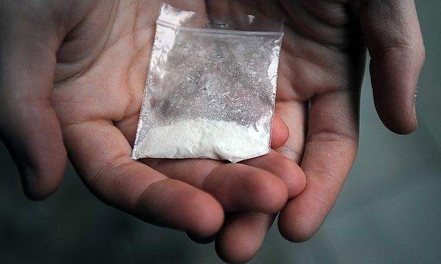 Чинна редакція ст. 44 передбачає, що незаконне виробництво та придбання наркотиків карається штрафом , громадськими робо